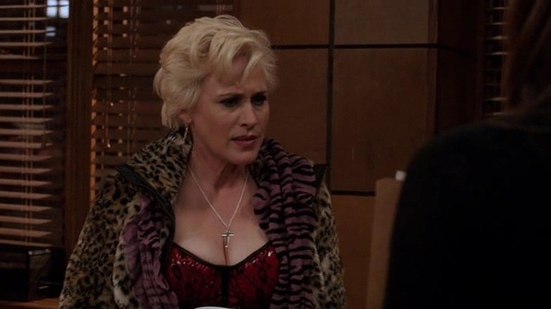Jeannie Kerns (Patricia Arquette) sits on the witness stand in Law & Order: Special Victims Unit