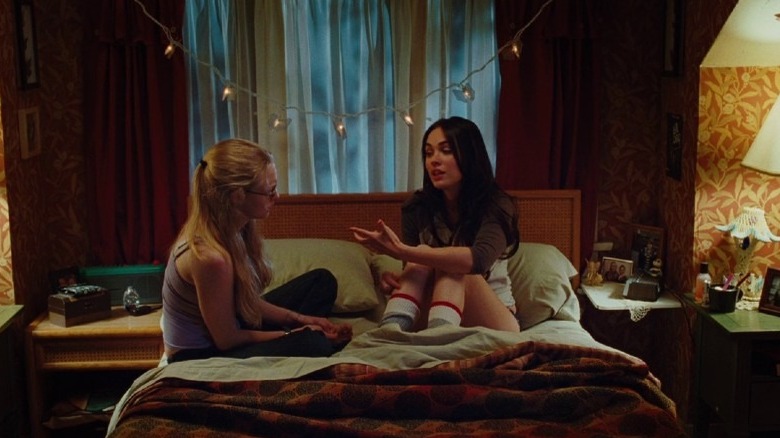 Megan Fox and Amanda Seyfried bed
