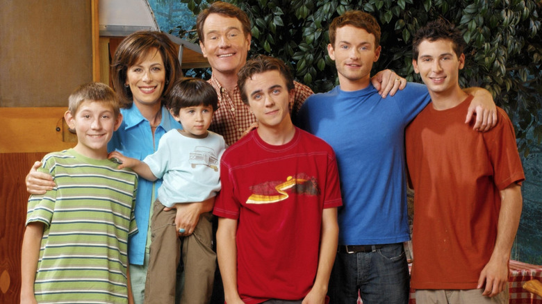 The cast of Malcolm in the Middle posing for a promo shot