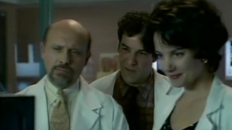 Dr. Phillip Watters (Hector Elizondo) and Dr. Jeffrey Geiger (Mandy Patinkin) ooking at a computer screen in Chicago Hope