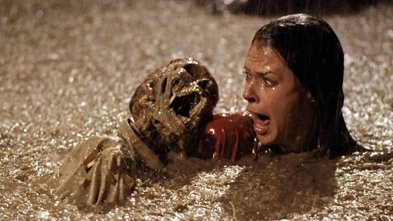 JoBeth Williams as Diane Freeling screams at a skeleton in Poltergeist