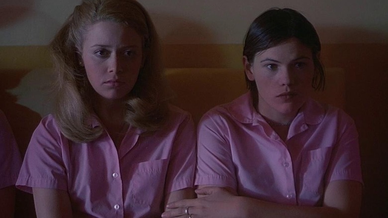 Natasha Lyonne and Clea DuVall as Megan and Graham wearing all pink in But I'm A Cheerleader