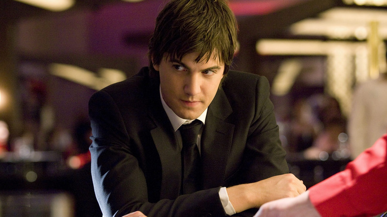 Jim Sturgess as Ben Campbell, sitting at a Black Jack table in 21