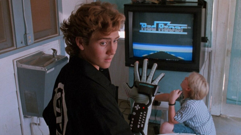 Jimmy (Luke Edwards) wearing a Nintendo Power Glove in The Wizard