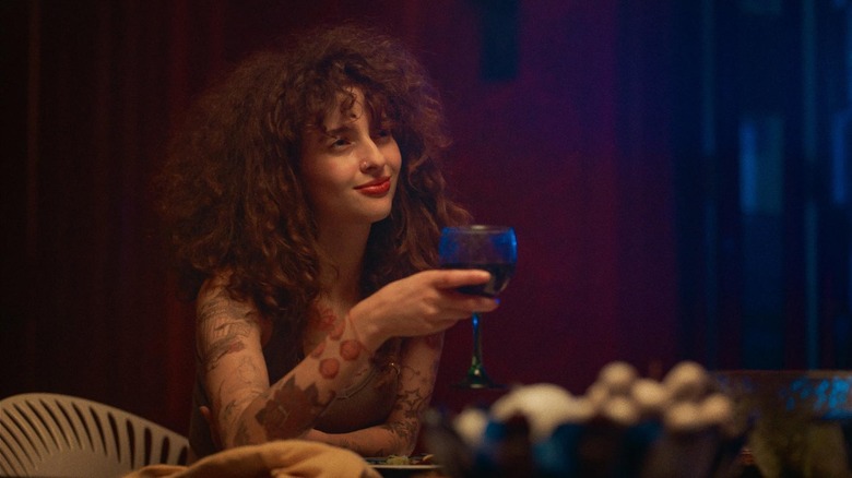 Nina Bloomgarden as Maya, about to play a game in It's What's Inside