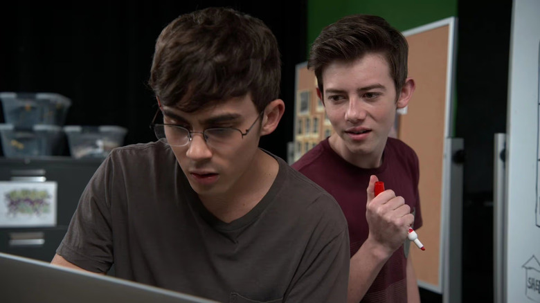 Tyler Alvarez and Griffin Gluck as Peter and Sam looking at a computer in American Vandal