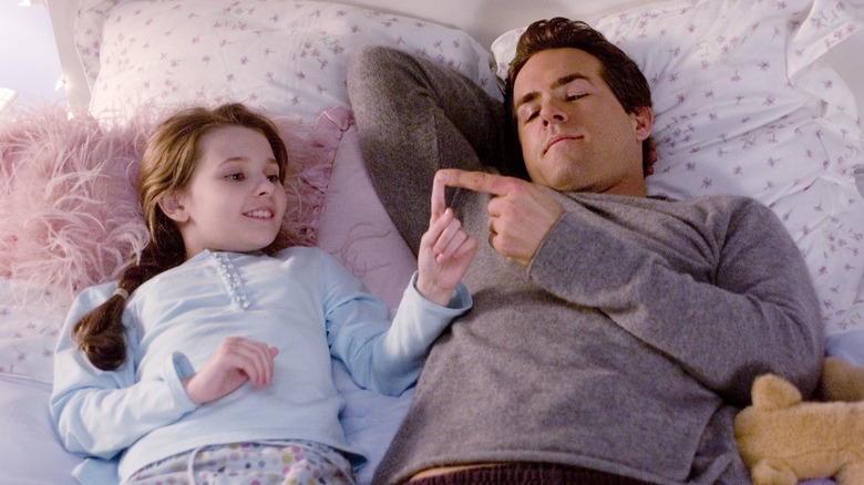 Abigail Breslin and Ryan Reynolds as Maya and Will in Definitely, Maybe