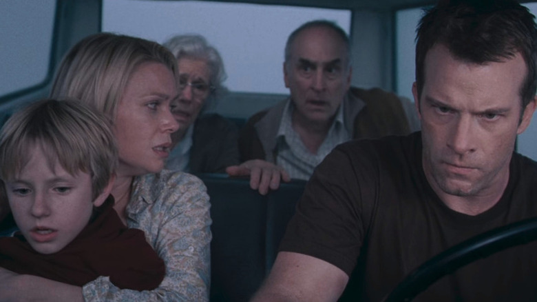 David Drayton (Thomas Jane) in a car with other survivors in The Mist