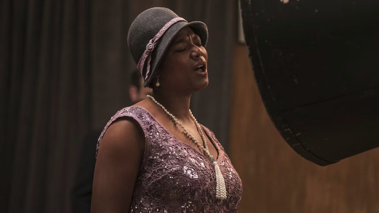 Bessie Smith (Queen Latifah) sings in Bessie