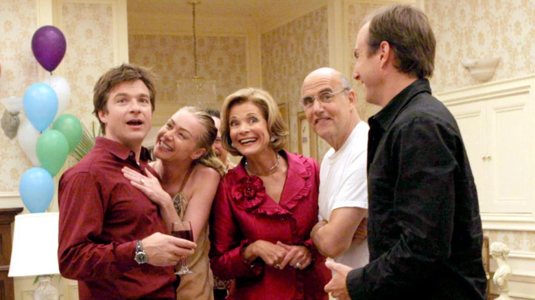 Jason Bateman as Michael, Portia de Rossi as Lindsay, David Cross as Tobias, Jessica Walter as Lucille, Jeffrey Tambor as George, and Will Arnett as Gob having a party in Arrested Development