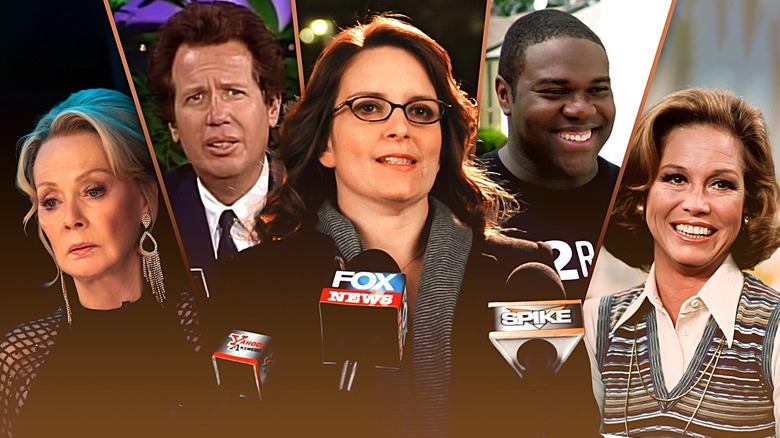 Tina Fey as Liz Lemon at a press conference in front of Jean Smart as Deborah Vance from Hacks, Gary Shandling as Larry Sanders in The Larry Sanders Show, Sam Richardson as Sam in Detroiters, and Mary Tyler Moore as Mary in the Mary Tyler Moore Show
