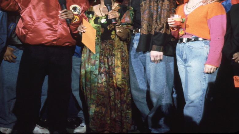 The season 3 cast of In Living Color posing at the end of an episode
