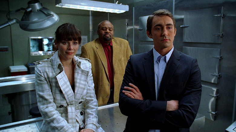 Ned (Lee Pace), Chuck (Anna Friel), and Emerson (Chi McBride) in a morgue in Pushing Daisies