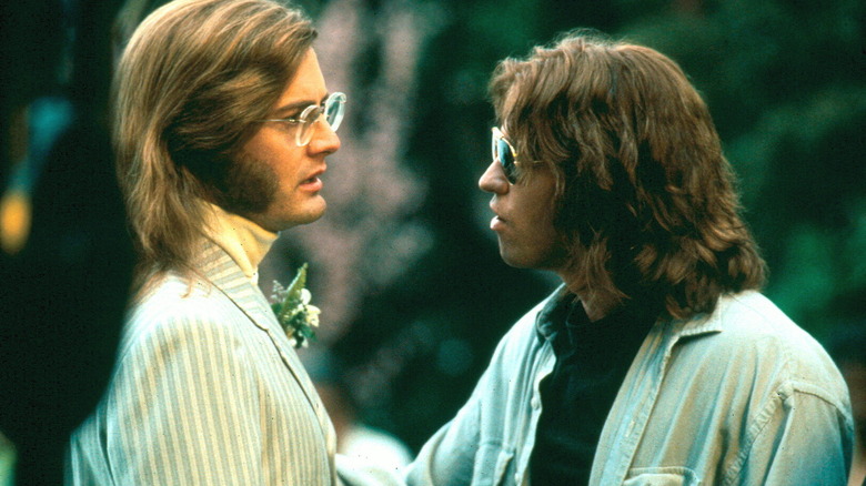 Ray Manzarek (Kyle MacLachlan) and Jim Morrison (Val Kilmer) talking in The Doors