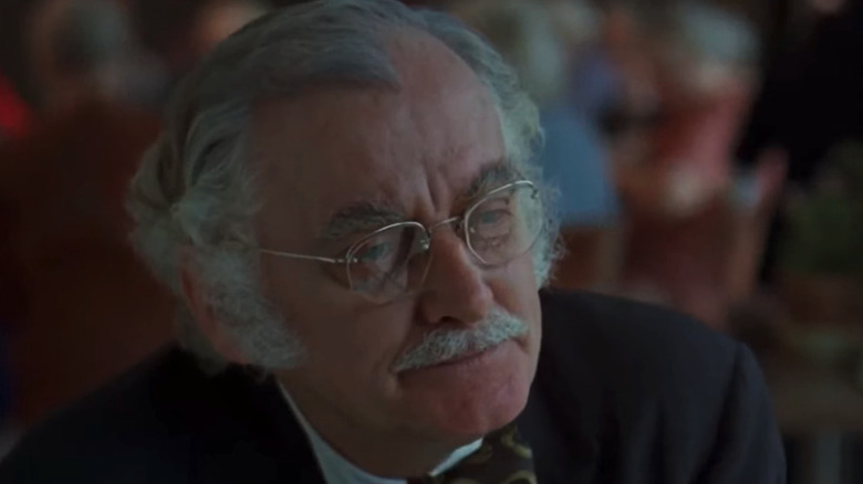 Art Carney as Harry Coombes in a diner in Harry and Tonto.