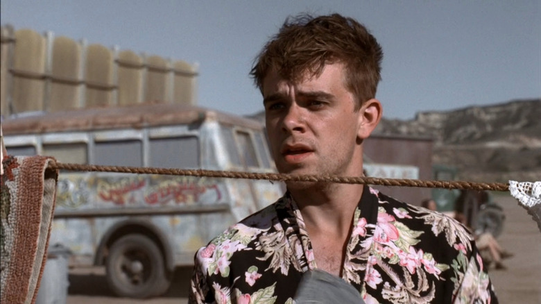 Ben Hawkins (Nick Stahl) staring over clothesline in Carnivale