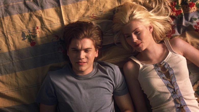 Matthew (Emile Hirsch) and Danielle (Elisha Cuthbert) lay on blanket in The Girl Next Door