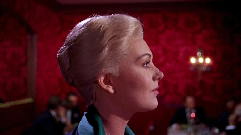 Judy Barton (Kim Novak) looks ahead in Vertigo