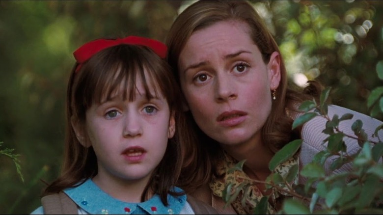 Mara Wilson as Matilda sits next to Embeth Davidtz as Miss Honey in Matilda