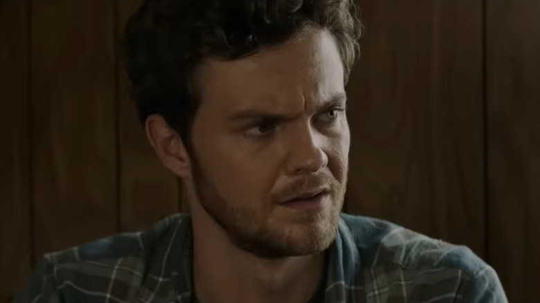 Jack Quaid as Richie in Scream looking quizzical