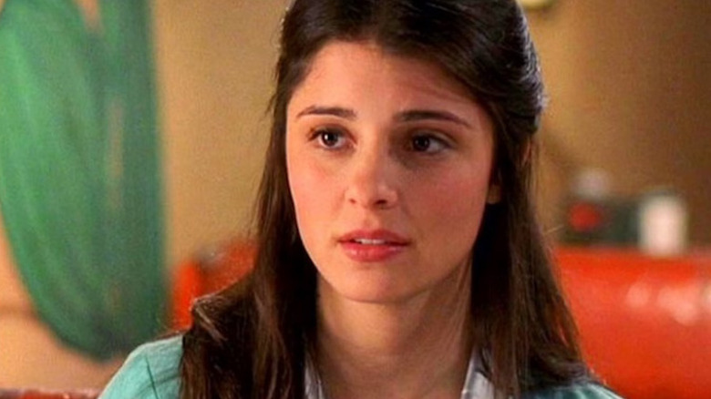 Shiri Appleby as Liz in turquoise top in Roswell