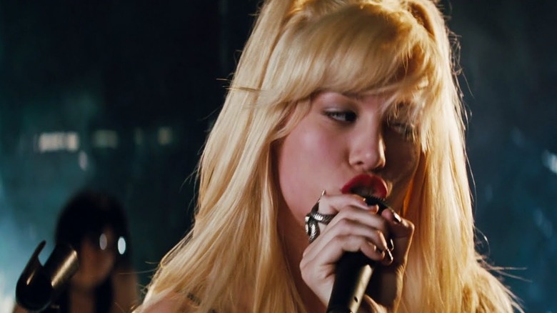 Brie Larson as Envy Adams singing on stage in Scott Pilgrim vs. the World