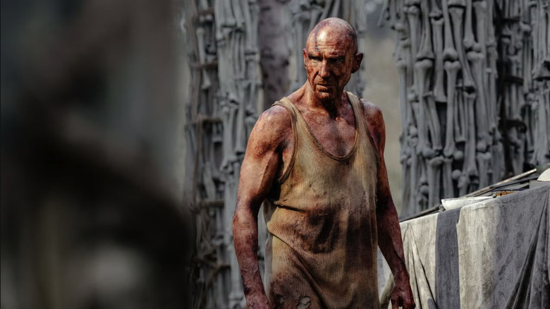 Dr. Kelson covered in iodine in 28 years later