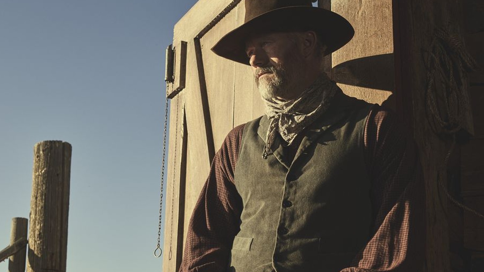 1923's James Badge Dale And Marley Shelton Kept John And Emma's Backstories A Mystery - Vimarsana News