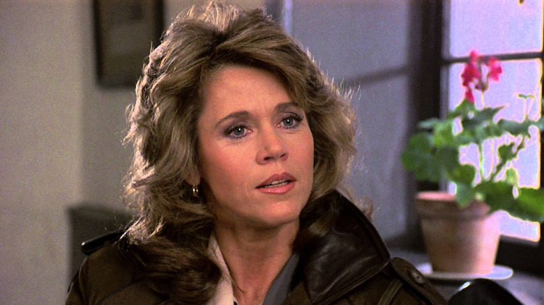Livingston (Jane Fonda) asks questions in an office in Agnes of God