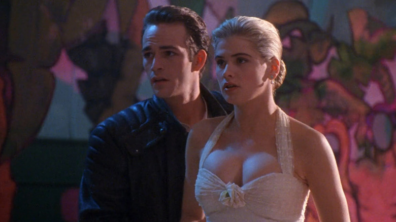 Buffy (Kristy Swanson) and Pike (Luke Perry)
