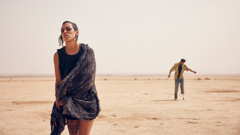 Jade and Tonin dancing in the desert in Sirat