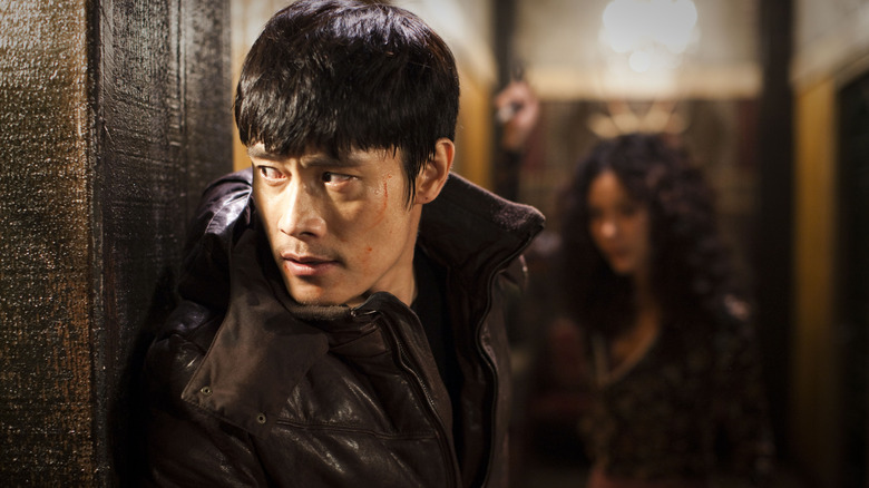 Lee Byung-hun and Choi Min-sik in I Saw the Devil