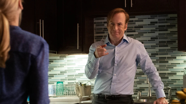 Jimmy McGill donne à Kim Wexler un point affectueux dans Better Call Saul
