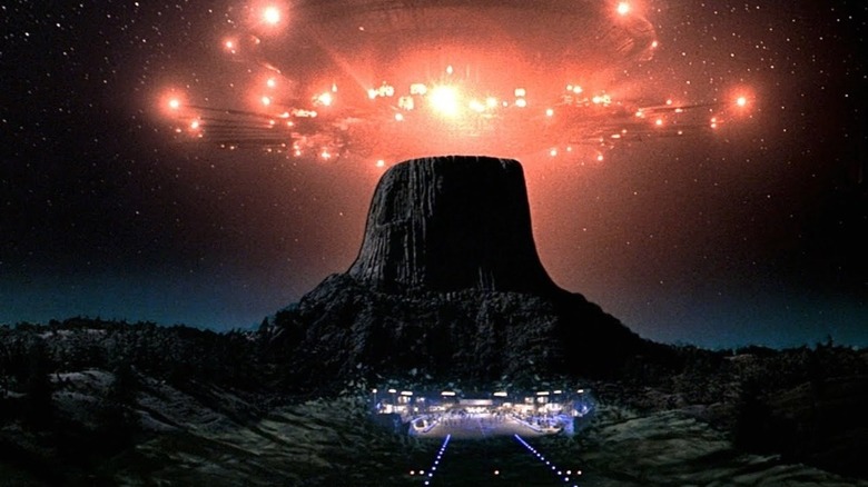 Visitors in CLOSE ENCOUNTERS OF THIRD KIND