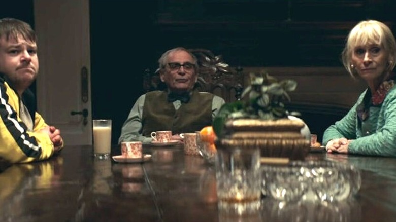 The cast of "The Owners" at table