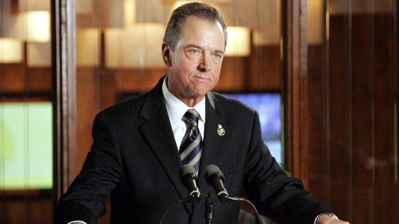 gregory itzen as the president on the tv show 24
