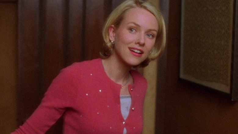 Betty entering her new apartment in Mulholland Drive