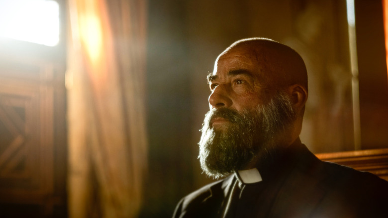Eduard Fernández stars as Father Manuel Vergara in Álex de la Iglesia's "30 Coins"in 