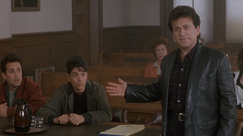Vinny with his two clients in court in 'My Cousin Vinny'