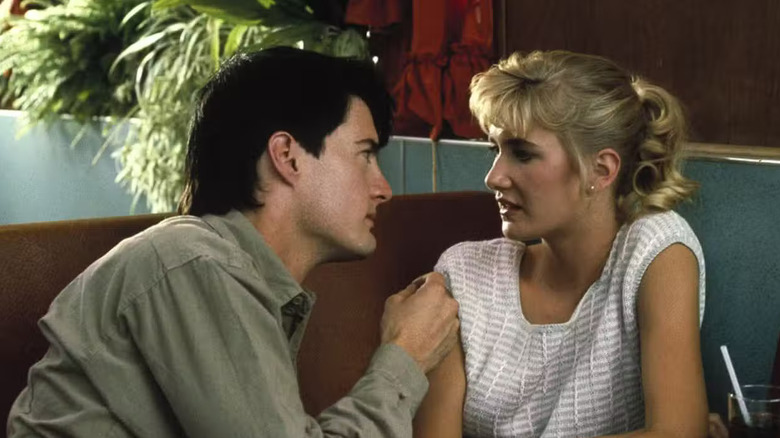 Jeffrey Beaumont and Sandy Williams have an intense diner conversation in Blue Velvet
