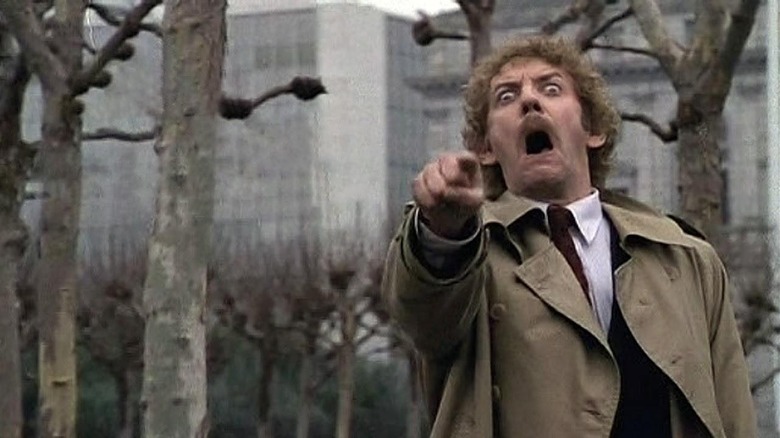 Matthew pointing and screaming in Invasion of the Body Snatchers