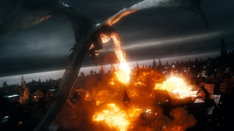 Smaug destroys Lake-town in The Hobbit: The Battle of the Five Armies