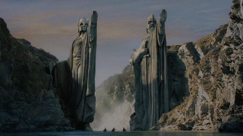 The Fellowship approaches the Gates of Argonath in The Lord of the Rings: The Fellowship of the Ring