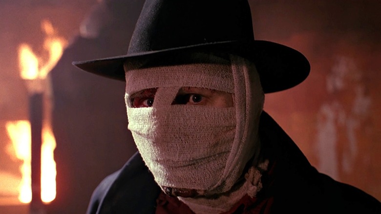 Peyton Westlake masked as Darkman in Darkman