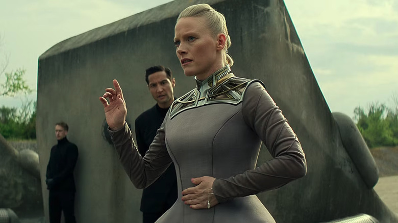 Demerzel holding up a hand in Foundation