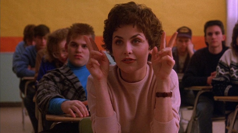 Audrey saying 'here' in class in Twin Peaks