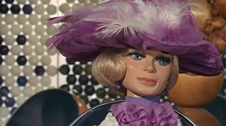 Lady Penelope in a lovely hat in Thunderbird 6