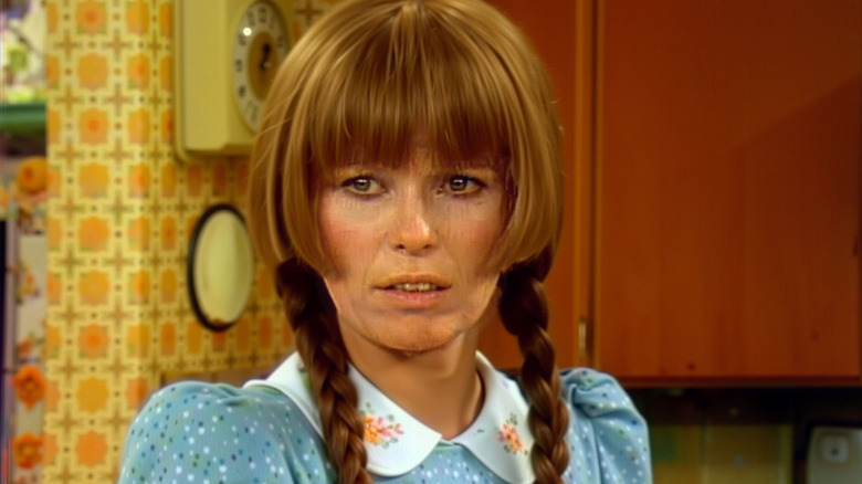 Mary Hartman looking distressed in Mary Hartman, Mary Hartman