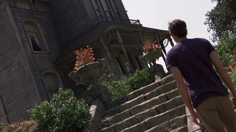 Norman Bates looks up at the Bates Motel in Psycho 2