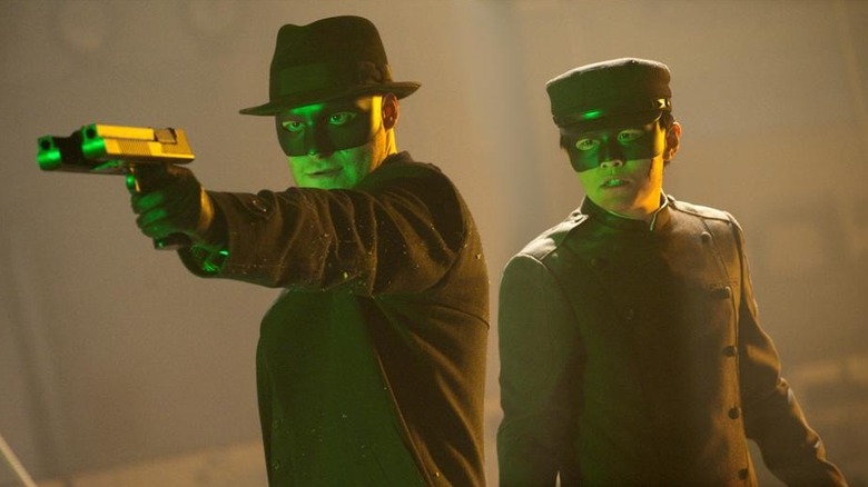 Seth Rogen as Britt Reid wiith his double gun and Jay Chou as Kato side by side in The Green Hornet (2011)